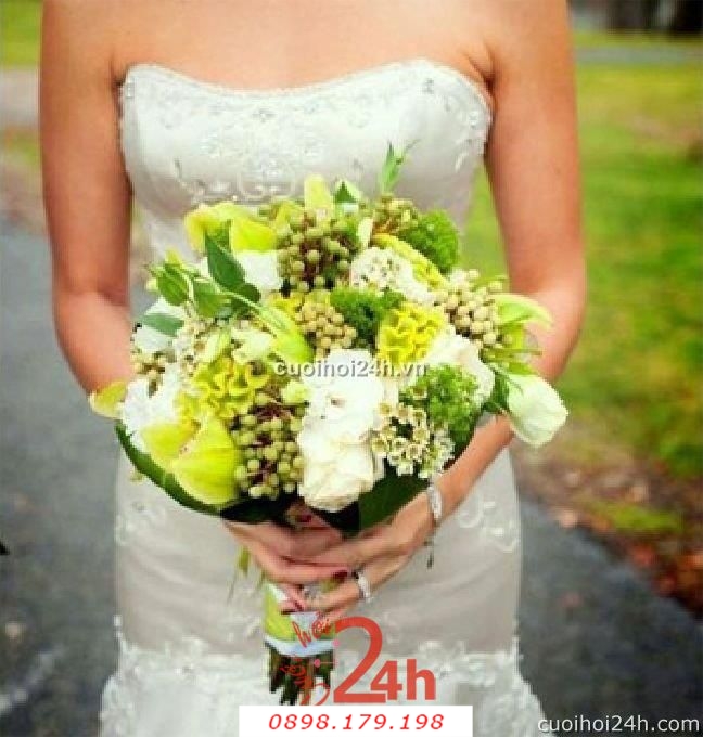 Dịch vụ cưới hỏi 24h trọn vẹn ngày vui chuyên trang trí nhà đám cưới hỏi và nhà hàng tiệc cưới | Hoa hồng trắng với hoa cát tường